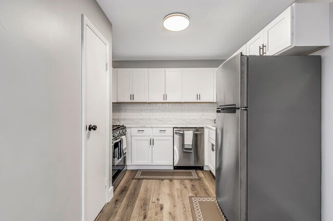 Building Photo - The Ridge Apartments