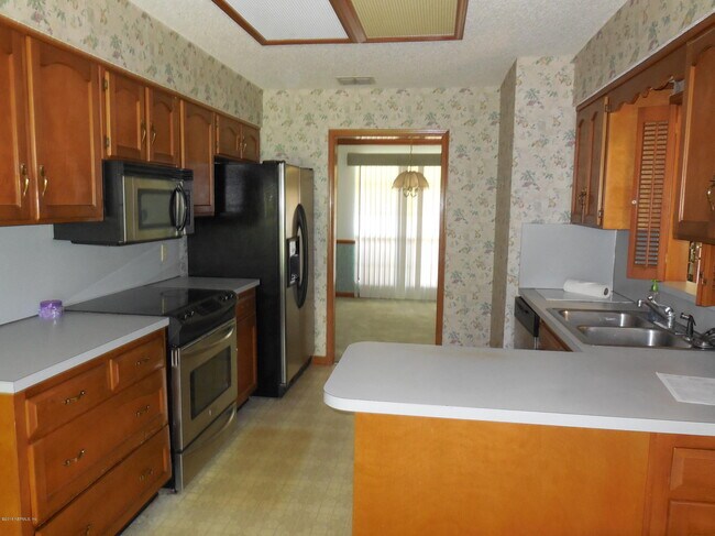 Building Photo - 2322 Torbay Dr
