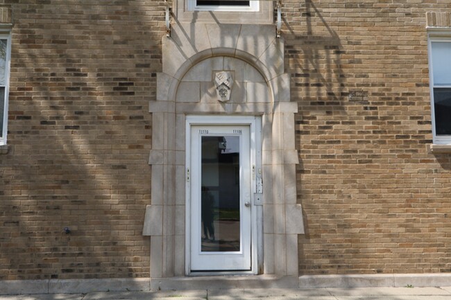 Building Photo - 11106 S Parnell Ave