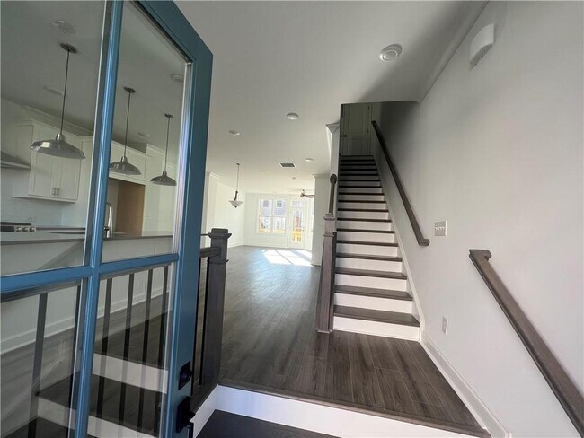 Building Photo - 4390 Sims Park Pl.
