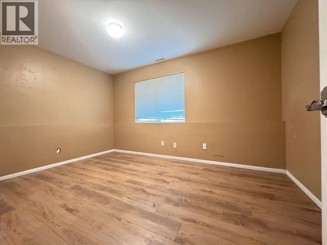 Building Photo - 3886 W 29th Ave