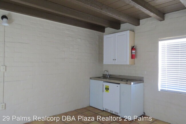 Building Photo - 73151 Adobe Cir