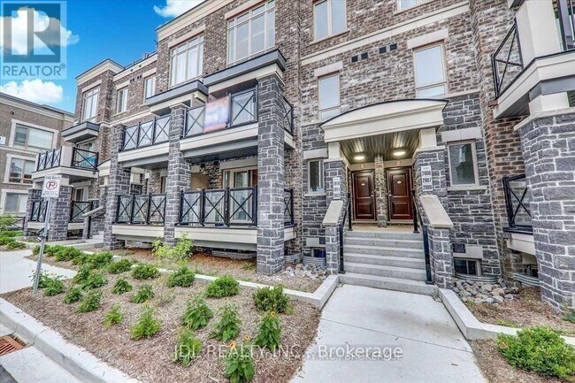 Building Photo - 15-2915 Westmeath Ln