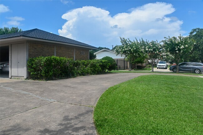 Building Photo - 5254 N Braeswood Blvd
