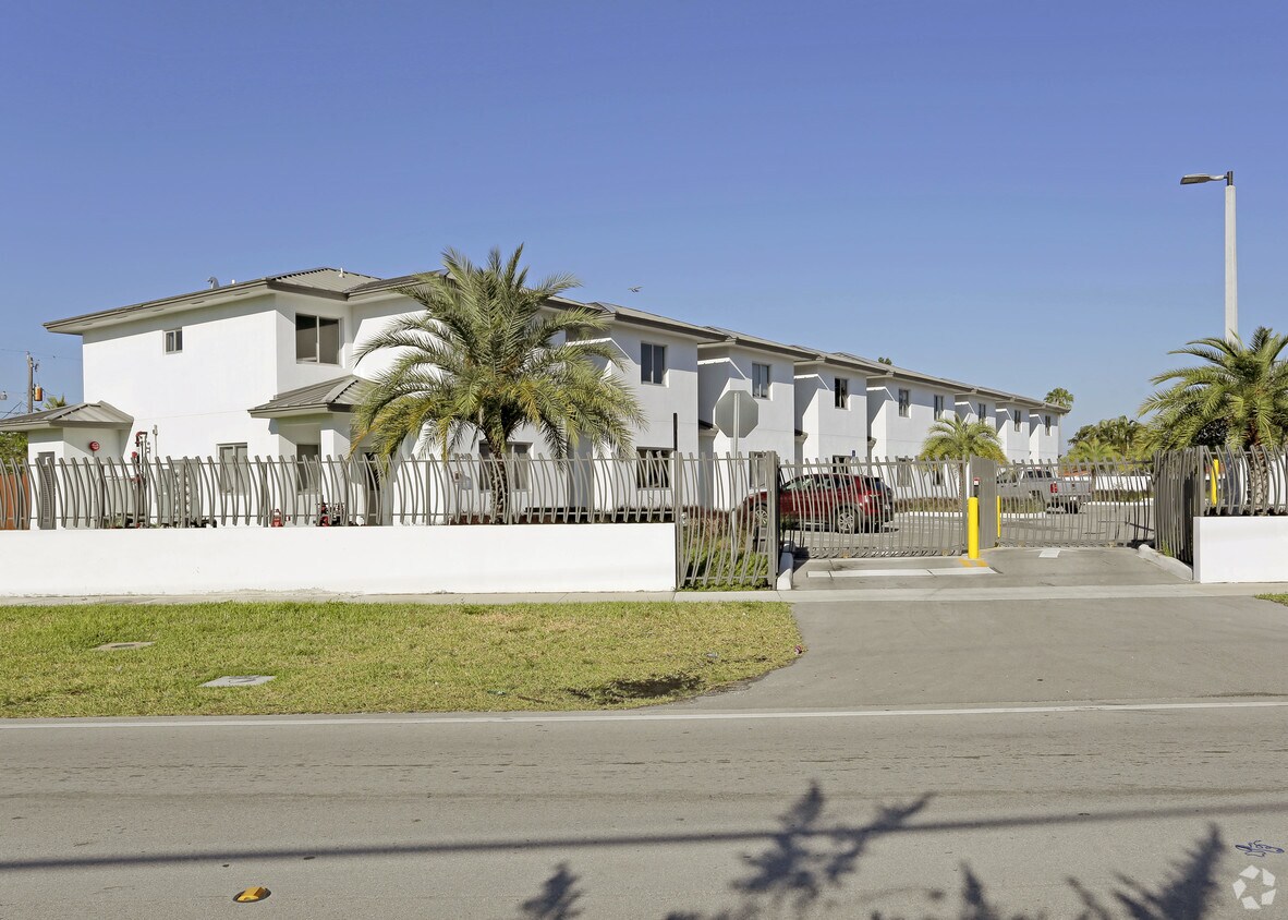 Primary Photo - Biscayne Park Villas