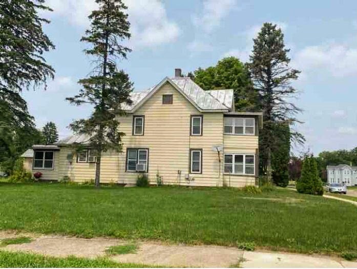 442 Woodward Ave Unit 2, Chippewa Falls, WI 54729 Apartments in