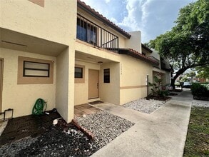 Building Photo - 10605 Royal Palm Blvd