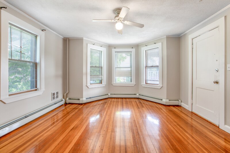 Foto principal - 123 1/2 Bridge St