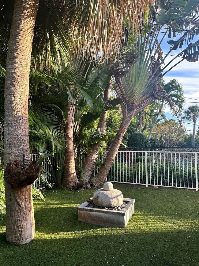 Foto del edificio - 1080 Walnut Terrace