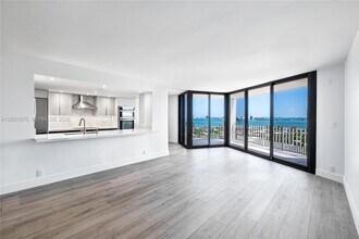 Building Photo - 2000 Towerside Terrace