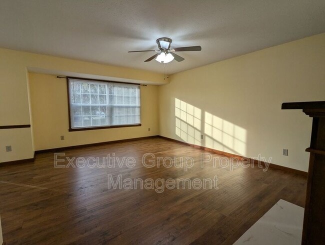 Foto del edificio - 302 Pigeon Pass Rd