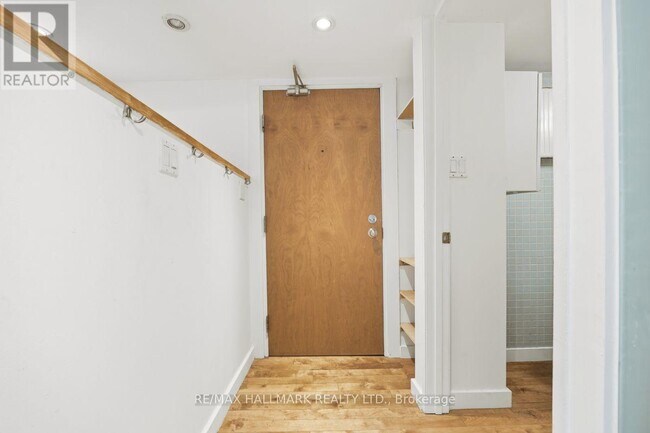 Building Photo - 321 Palmerston Blvd
