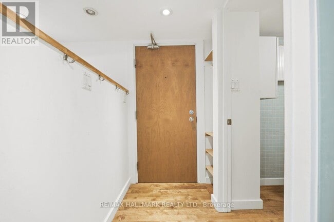 Building Photo - 321 Palmerston Blvd