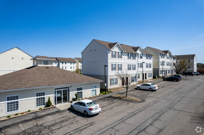 Building Photo - The Heights at Slippery Rock