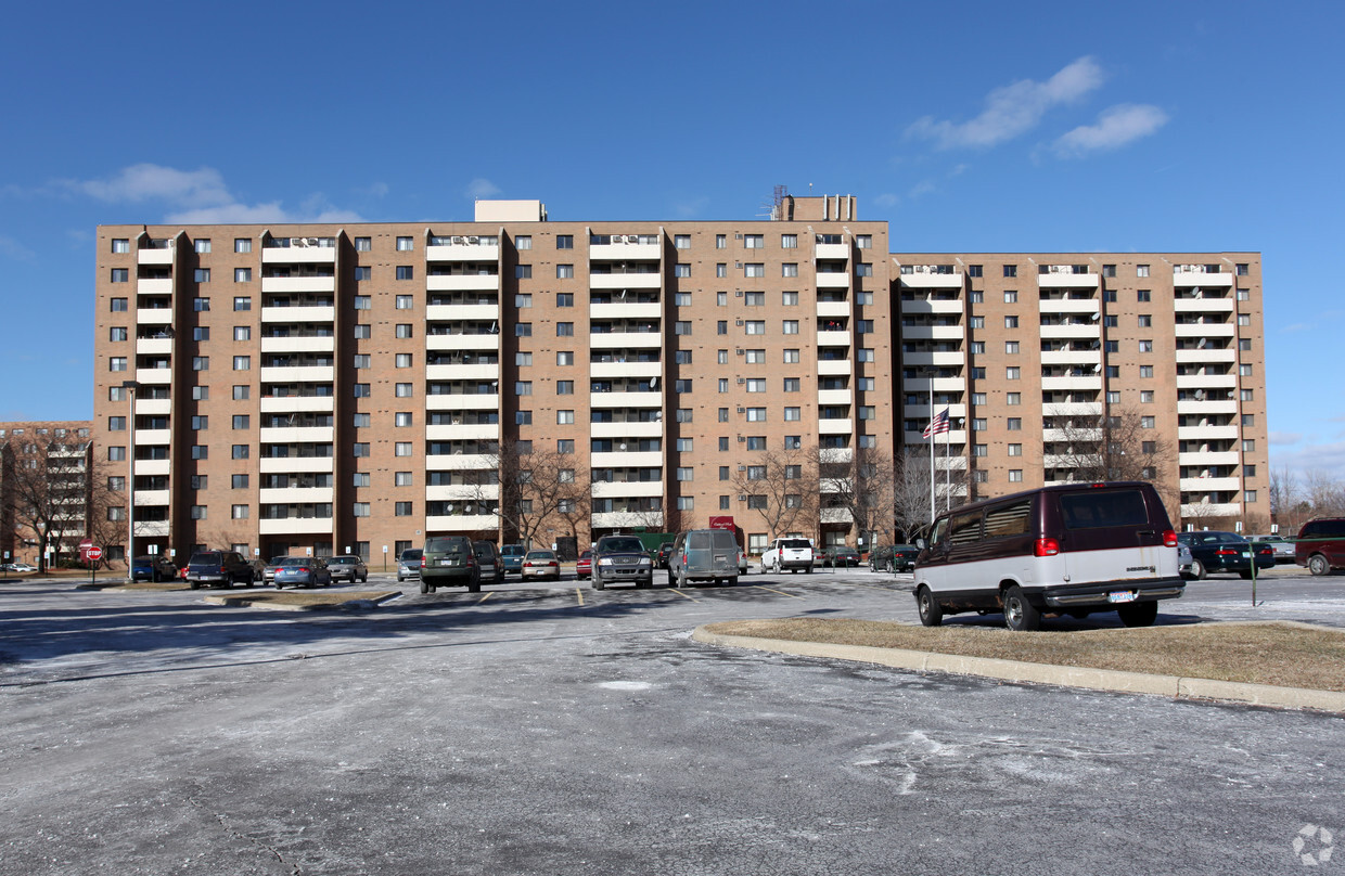 Primary Photo - Oakland Park Towers II