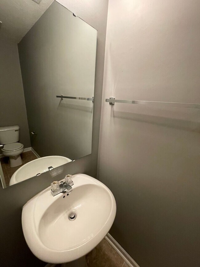 Building Photo - Franklin Twp - 4 BR home