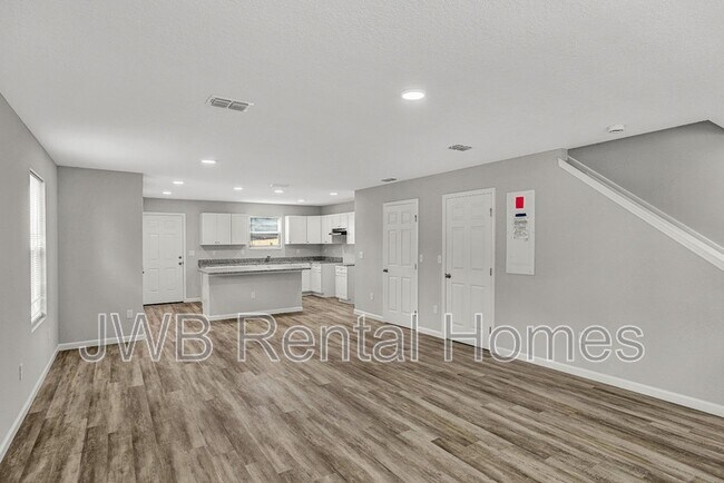 Building Photo - 2132 Clemente Dr