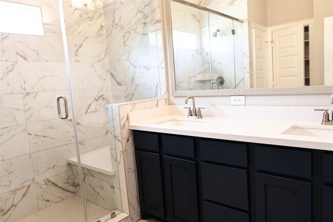 Building Photo - 3316 Vine Ter Trce