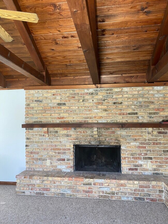 Foto del edificio - 662 Cortez Cir