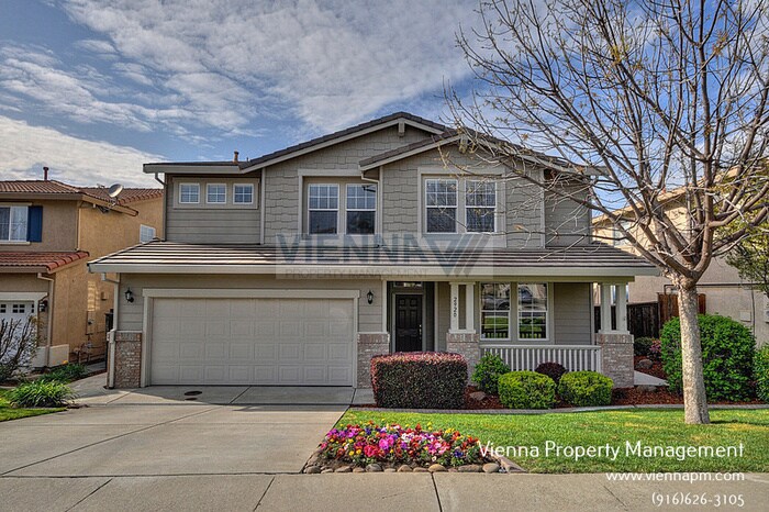 Primary Photo - 2920 Fox Hill Dr