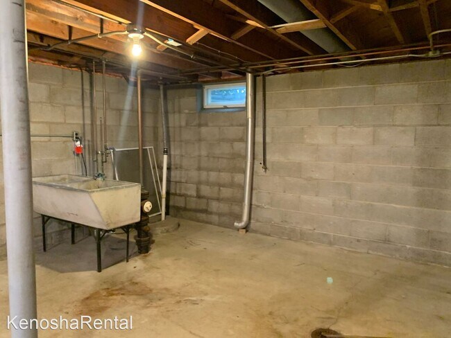 Building Photo - 3 br, 1 bath House - 2603 33rd Street