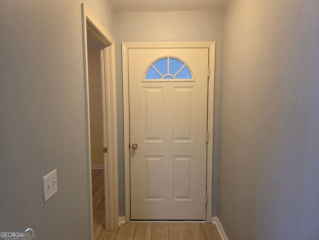 Building Photo - 136 Towne Pk E Dr