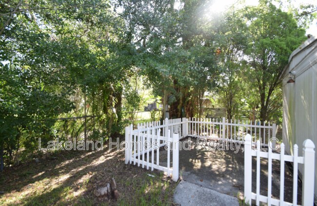 Foto del edificio - 3310 Peachtree Hill Rd