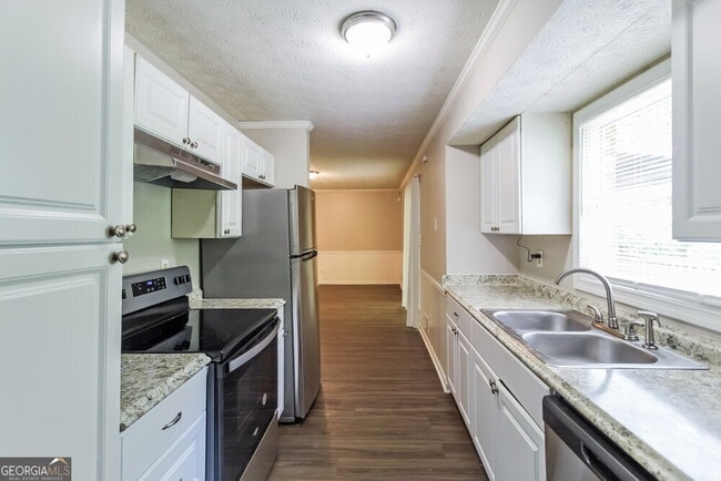 Foto del edificio - 7006 Knollwood Dr