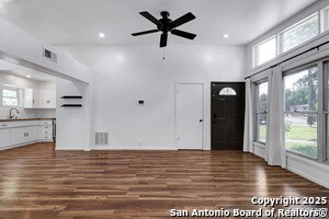 Foto del edificio - 551 Lanark Dr