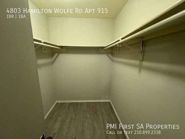 Building Photo - Medical center condo unit is ready for mov...