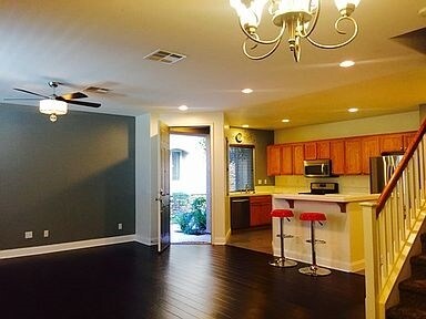 Foto del edificio - 425 S Meadowbrook Dr