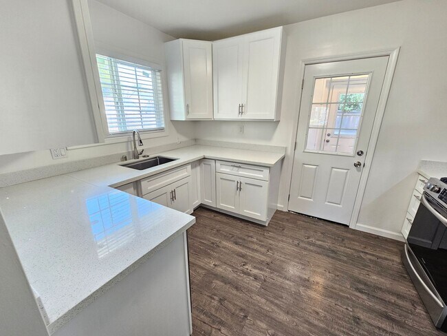 Foto del edificio - Beautiful Palo Alto Bungalow