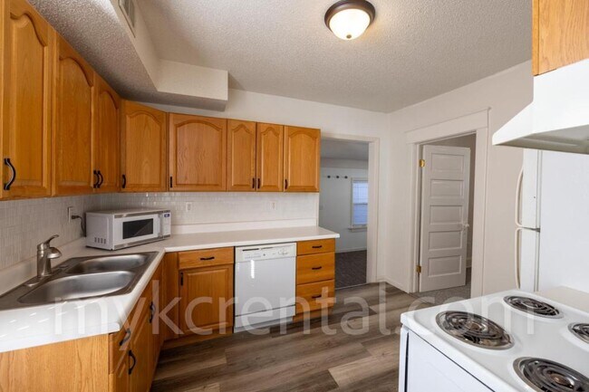 Foto del edificio - 4306 Fisher St