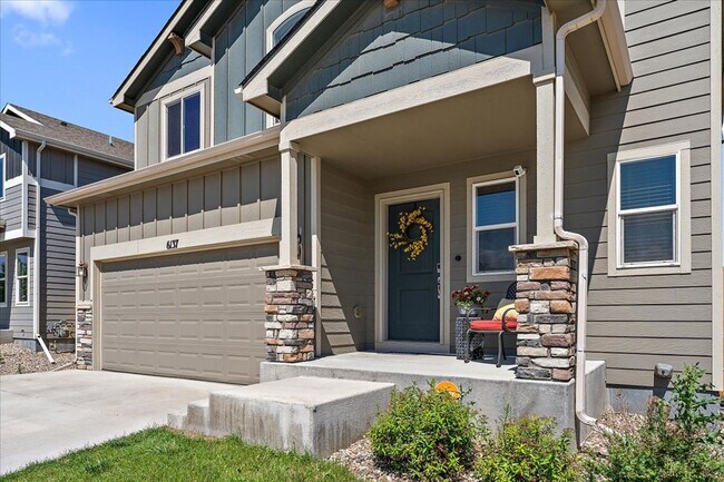 Building Photo - Beautiful 4 Bed 3 Bath in Lorson Ranch!!!