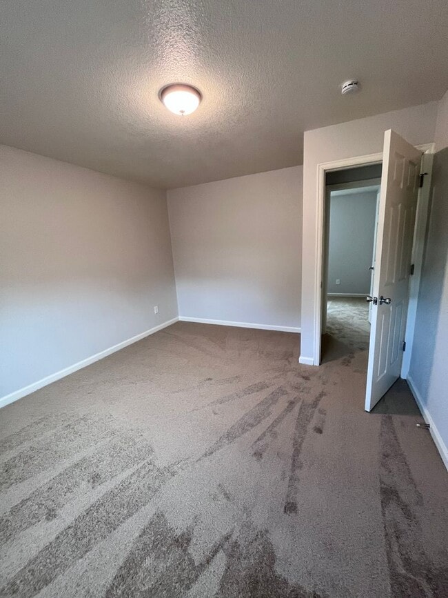 Foto del edificio - Updated 4-bedroom, 2 bathroom home in Thornton!