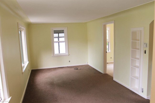 Foto del edificio - 4812 Lake Harbor Rd