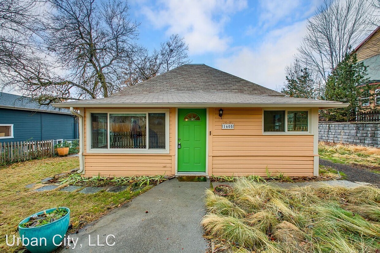 Primary Photo - 2 br, 1 bath House - 1605 5th St.