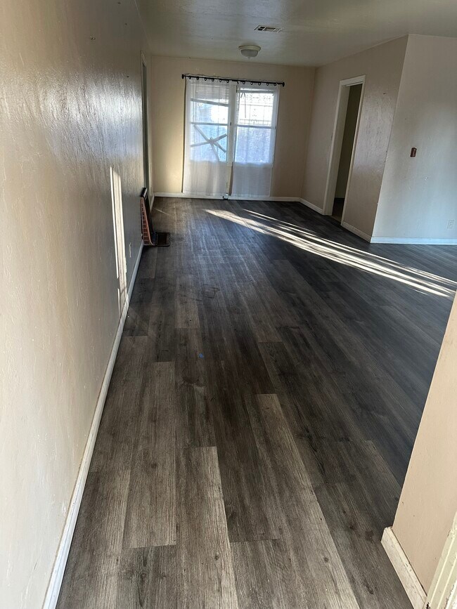 Foto del edificio - 1748 West Ln