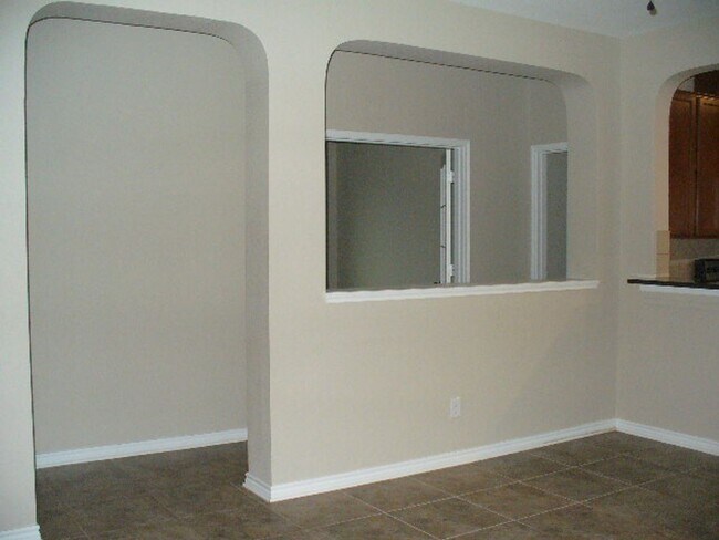 Foto del edificio - 4 Bedroom home ready for move-in