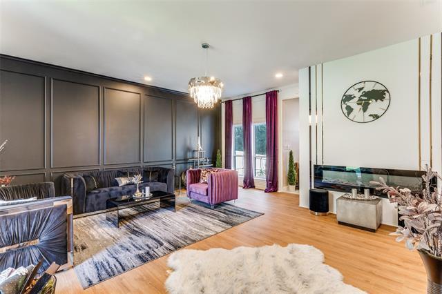 Foto del edificio - 6017 Woodlake Dr