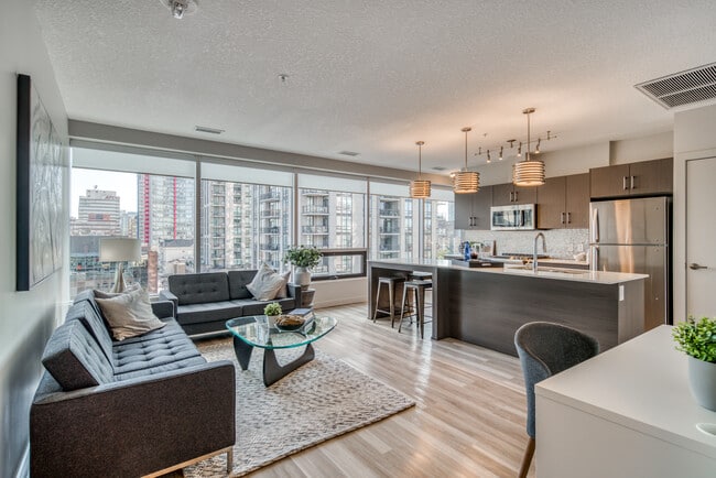 Building Photo - Cube