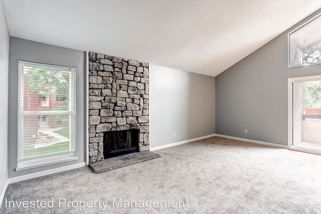 Building Photo - 6410 S Dayton St
