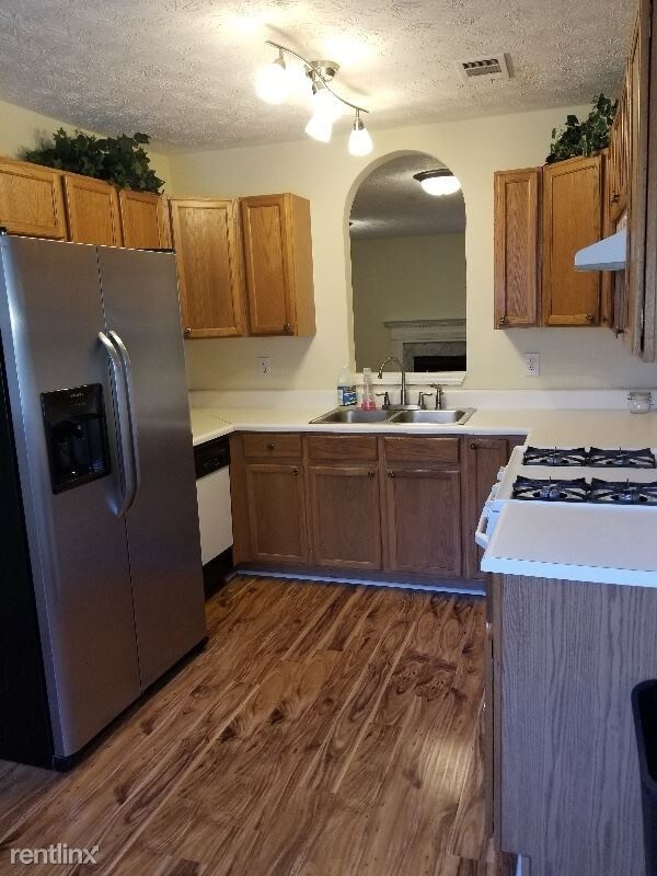 Building Photo - 6348 Wedgeview Dr