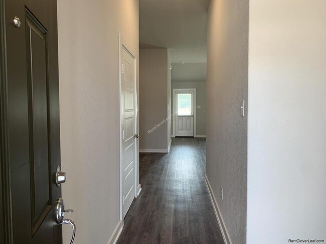 Building Photo - 708 Stonemanor Bay