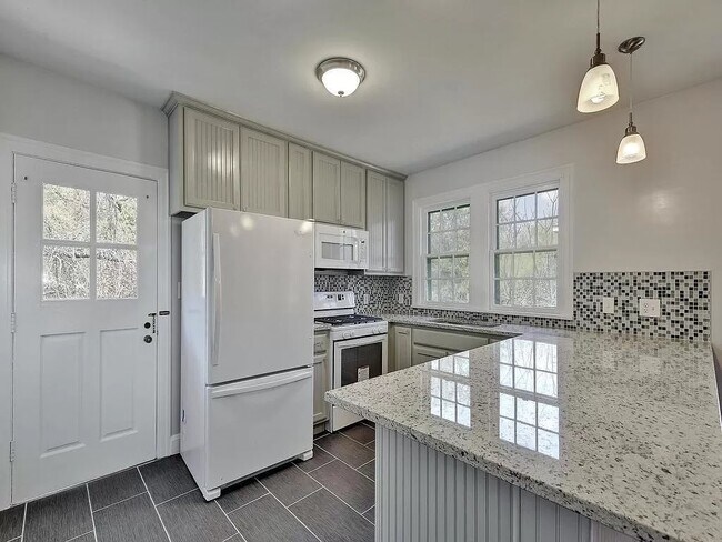 Building Photo - 3202 Beanna St