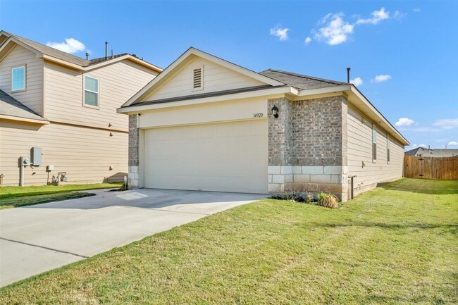 Building Photo - 14920 Hartsmith Dr