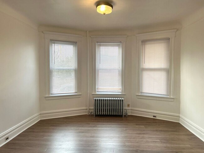 Foto del edificio - 36 Tiffany Pl