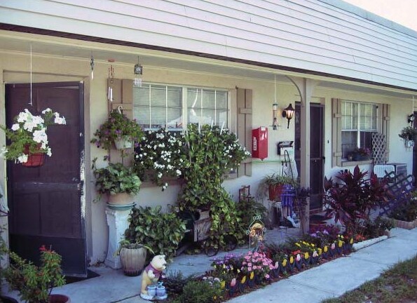 Foto principal - 6425 Delaware Ave