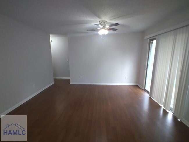 Building Photo - 824 Ridgewood Way
