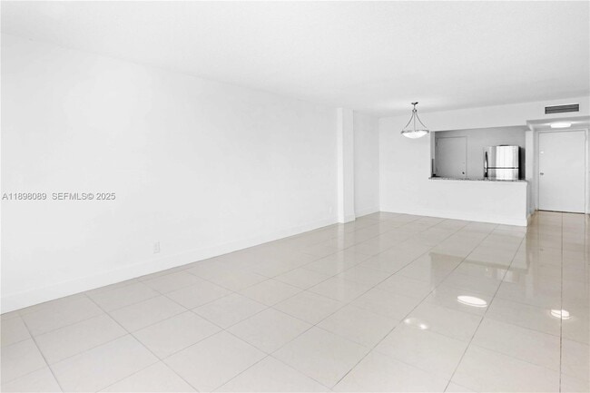 Building Photo - 9001 SW 77th Ave